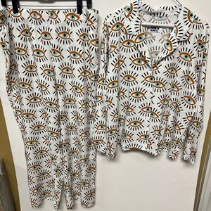 BOUFFANTS & BROKEN HEARTS EYE PRINT PAJAMAS. SIZE LARGE LONG SLEEVES